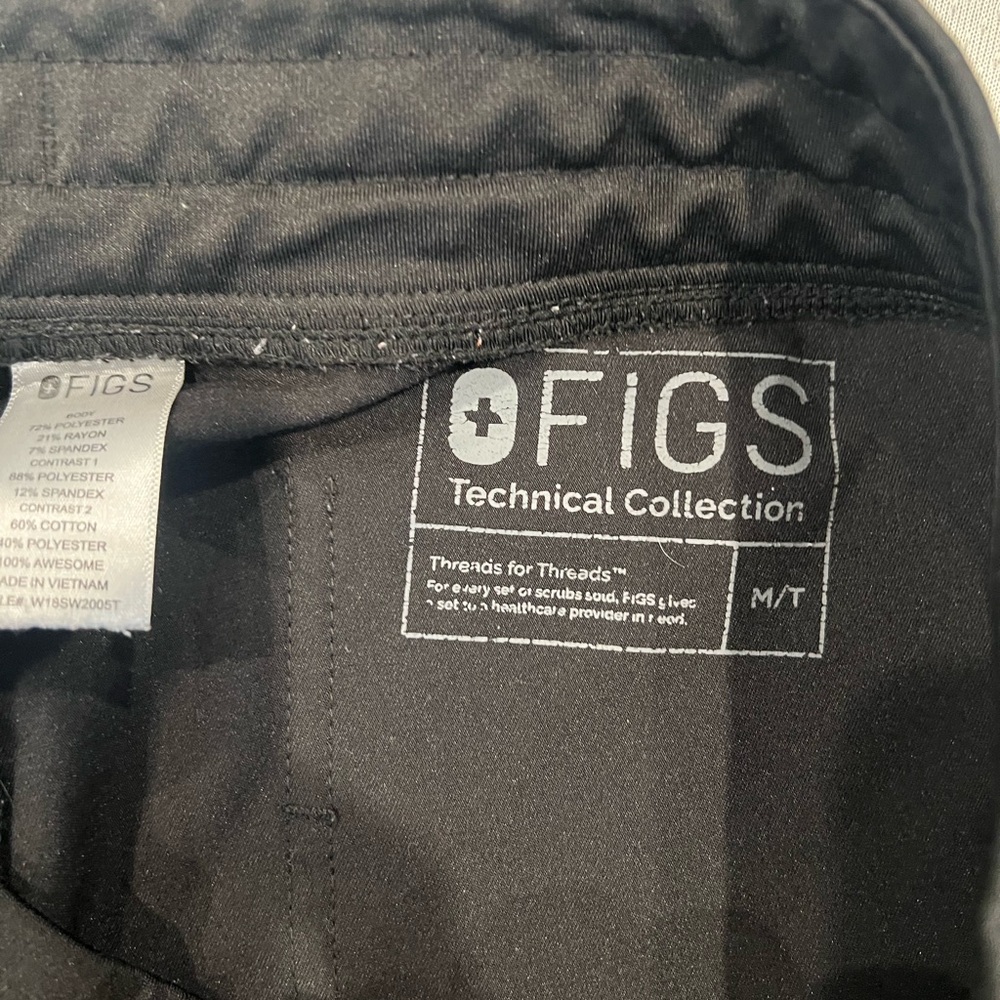 FIGS Technical Collection Black Scrub Top
